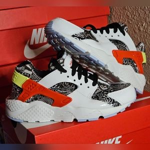 Nike Huarache Run SE GS Athletic Shoe Multicolor DV2243-100 Size 4.0Y NEW in box